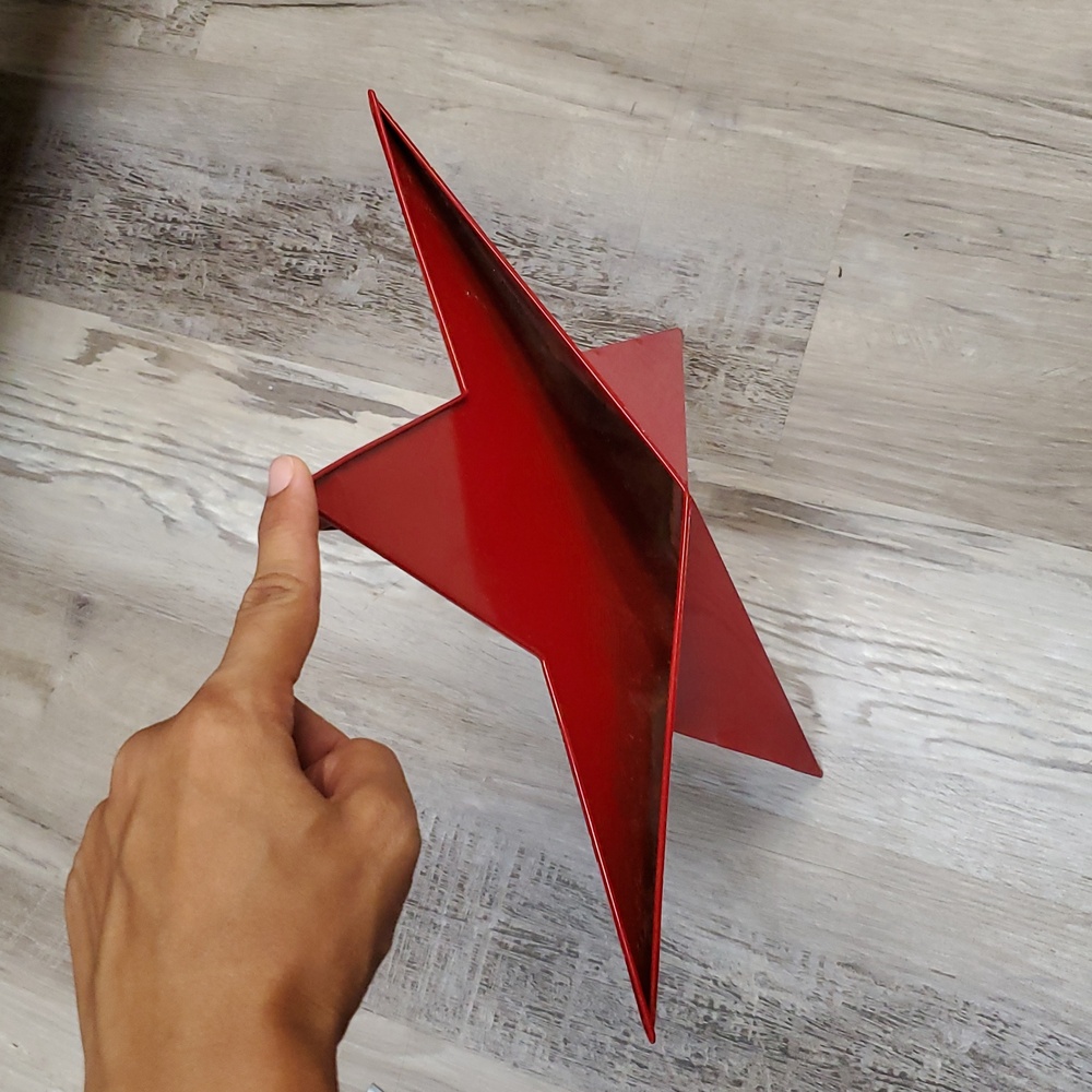 Red Metal Star Wall Decor - Picture 7 of 7